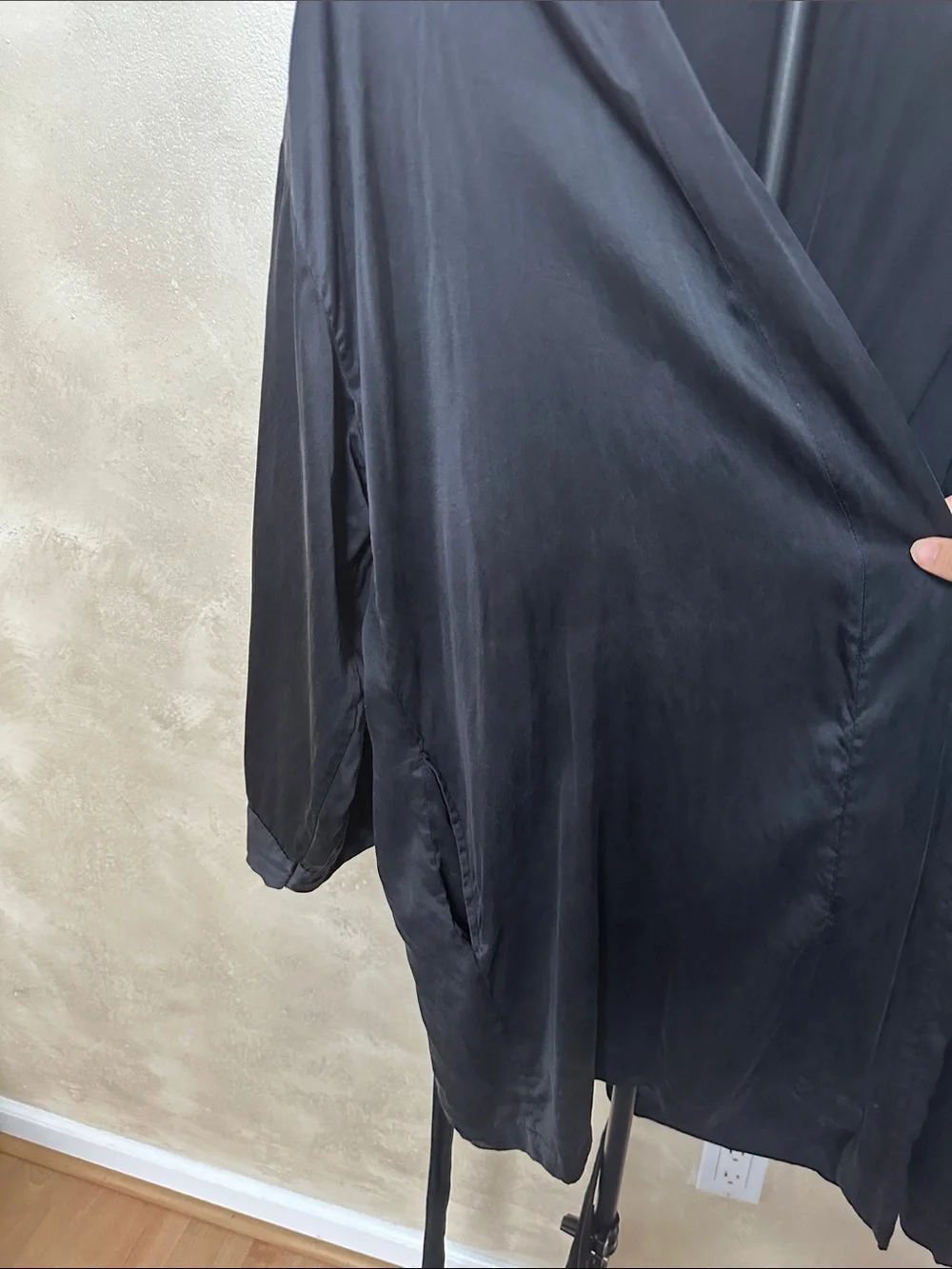 Victorias Secret Silk Tie-Waist Robe sz xs/s